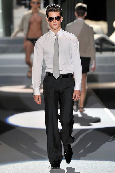 Look 37